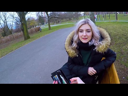 ❤️ Para için bir yabancının sıcak boşalmasını yutar - parkta Eva Elfie tarafından oral seks ❤️❌ Sikiş videosu bizde ❌❤